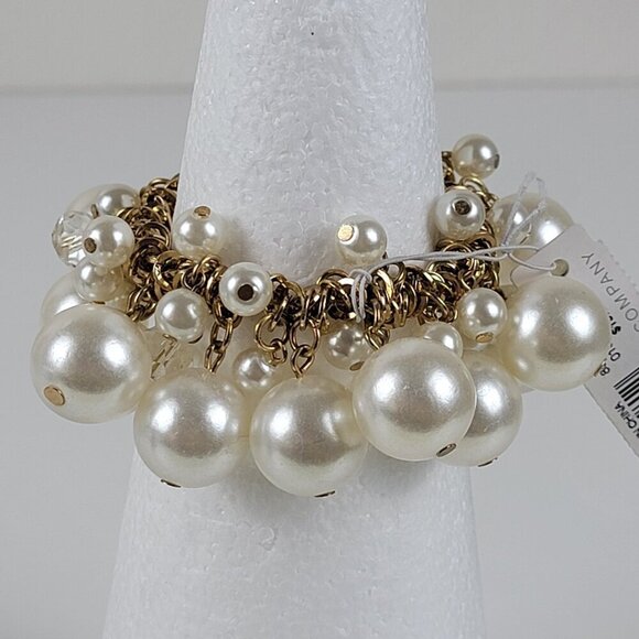 NY & Co. Gold-Tone White Faux Pearl Charm Stretch Bracelet Cha Cha 5.5 In Sizabl - Picture 3 of 4